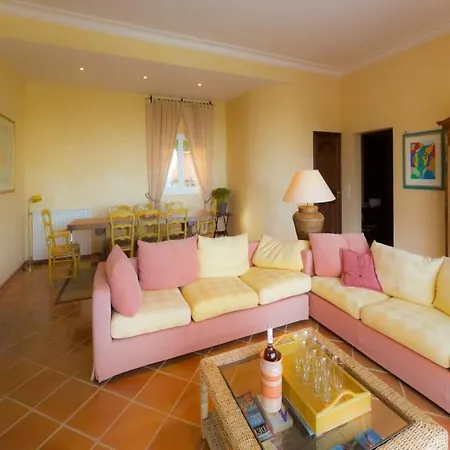 Villa House Lou Greou *