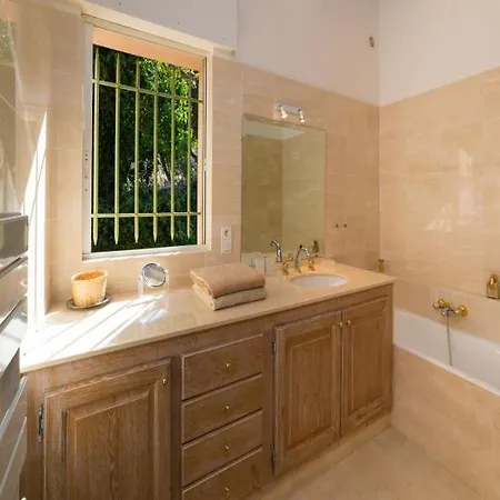 Villa House Lou Greou